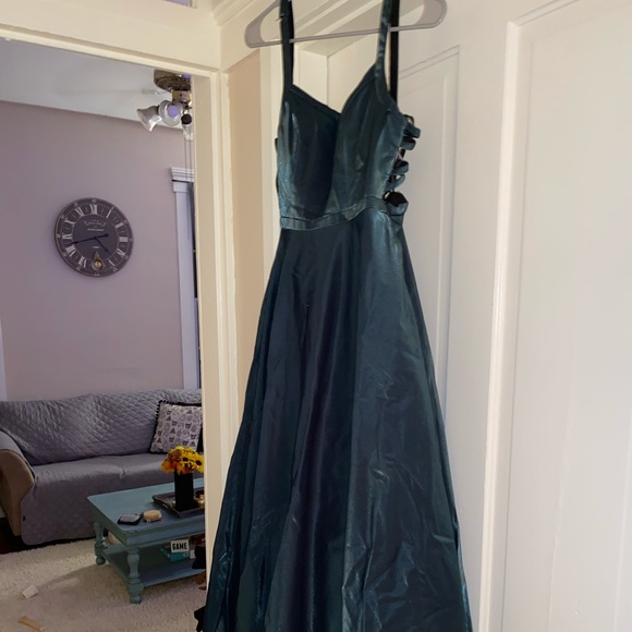 Sherri hill emerald green prom dress!! - Picture 2 of 6